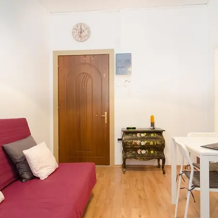 Aristotelous Street Small Apartment *